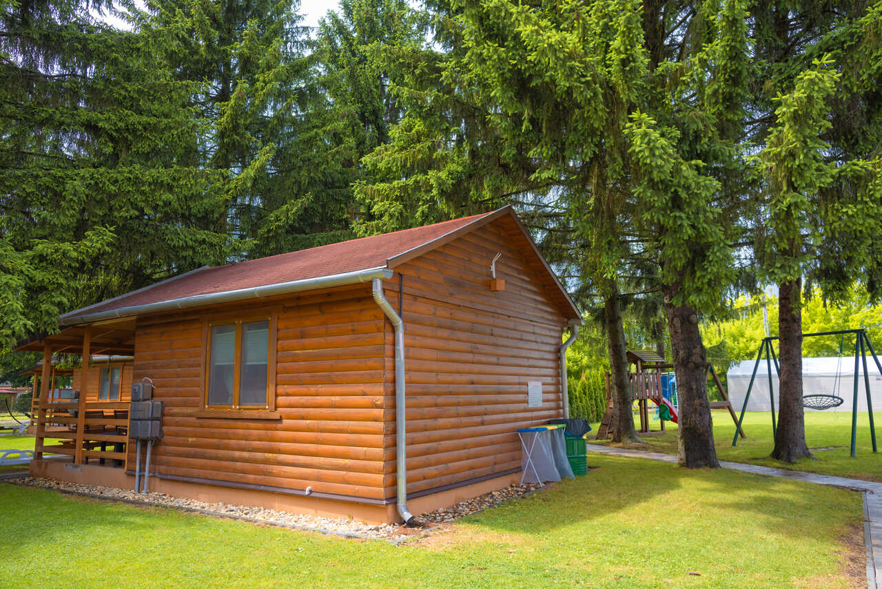 001 Apartamenty przy winnicy w Bogacsu z zewnątrz © Konrad Rogoziński_Easy-Resize.com