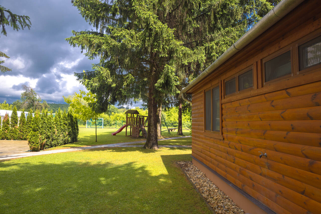 016 Apartamenty przy winnicy w Bogacsu z zewnątrz © Konrad Rogoziński_Easy-Resize.com