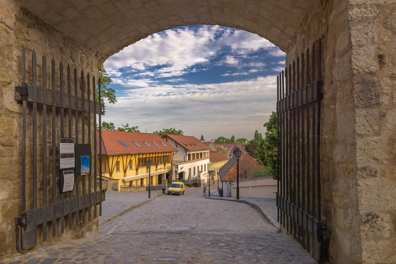022 Eger na Węgrzech wiosną © Konrad Rogoziński_Easy-Resize.com